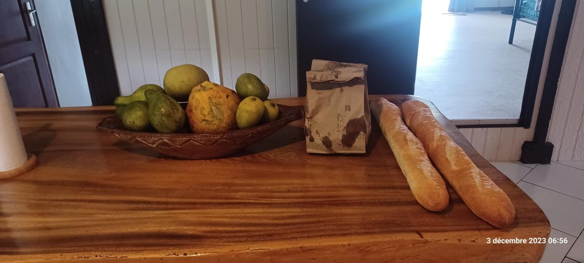 Hava'E Lodge Teahupoo Eksteriør bilde